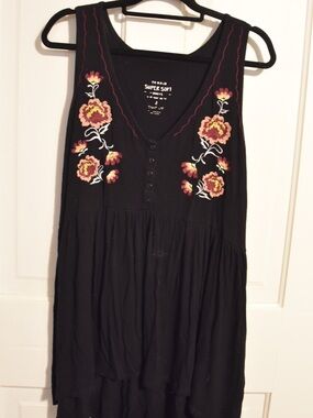 Torrid Black V-Neck Tank with Pink Floral Embroidery